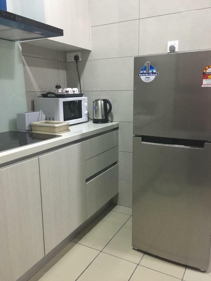 Ioi Conezion Iman'S Home With Pool View Unit Putrajaya Exterior photo